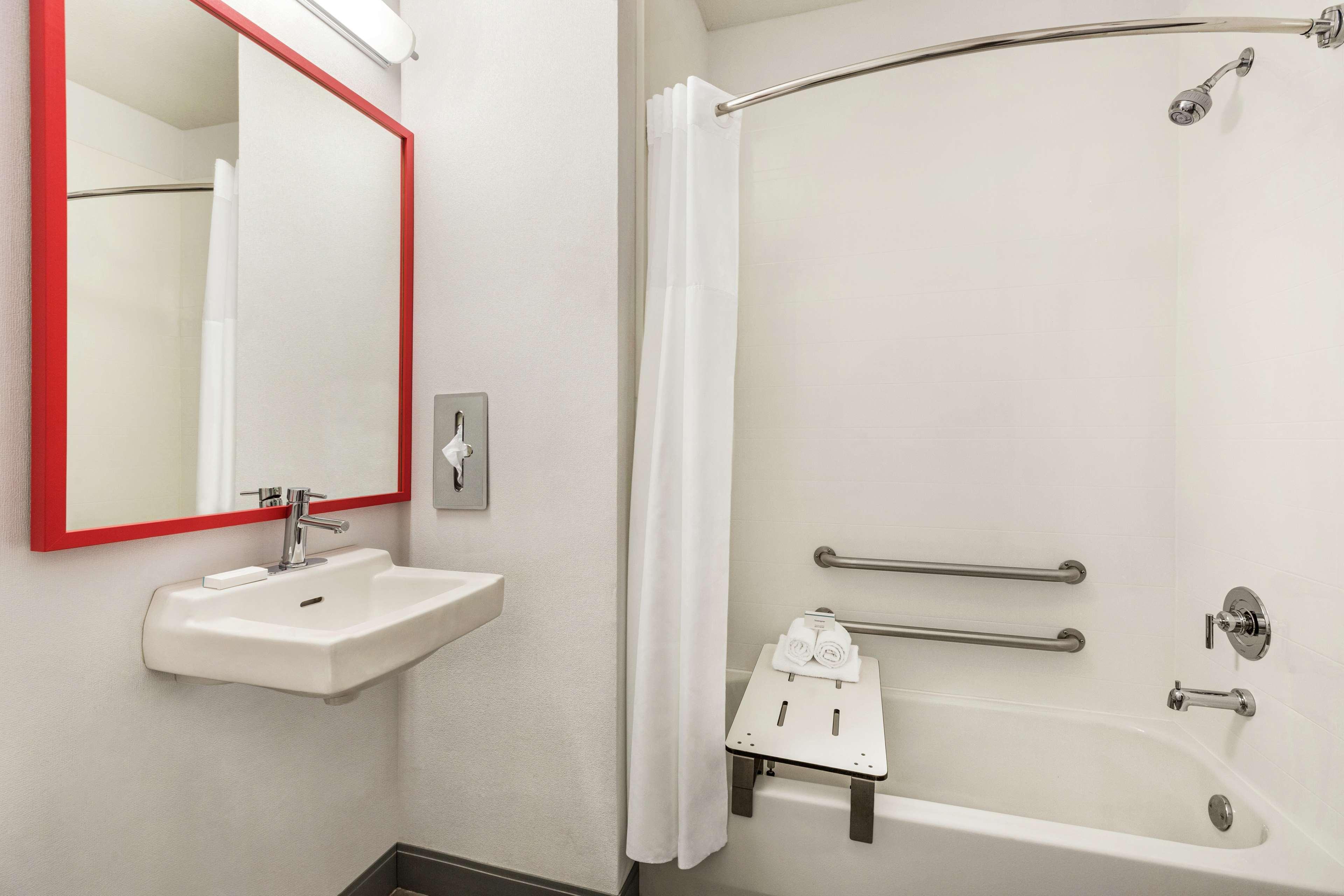 Hampton Inn Kansas City Blue Springs Exteriör bild