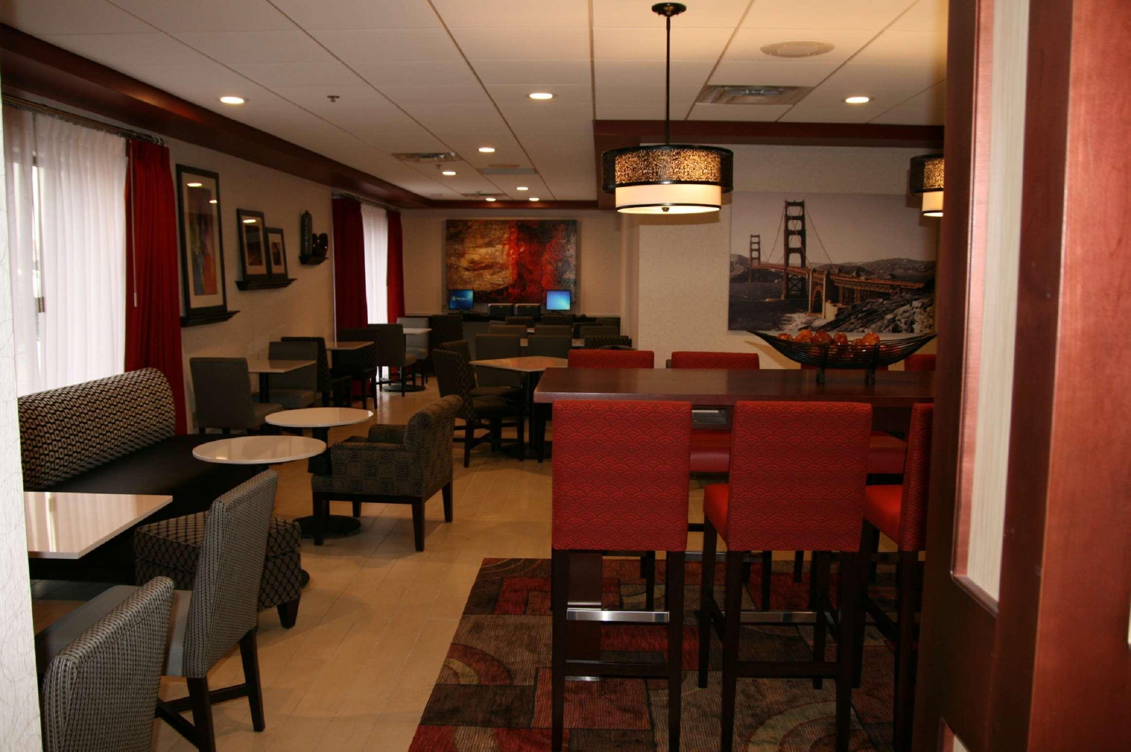 Hampton Inn Kansas City Blue Springs Exteriör bild