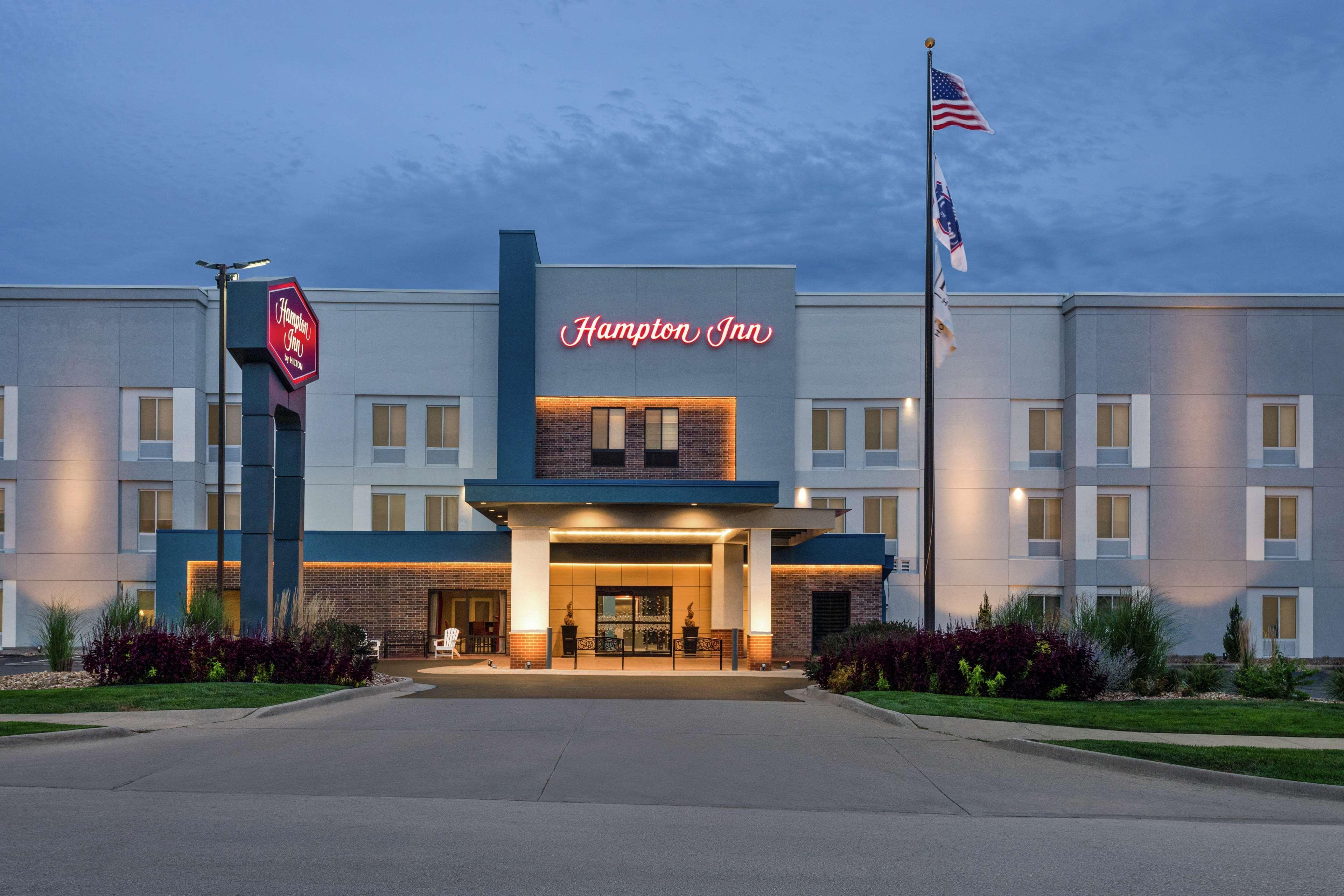 Hampton Inn Kansas City Blue Springs Exteriör bild