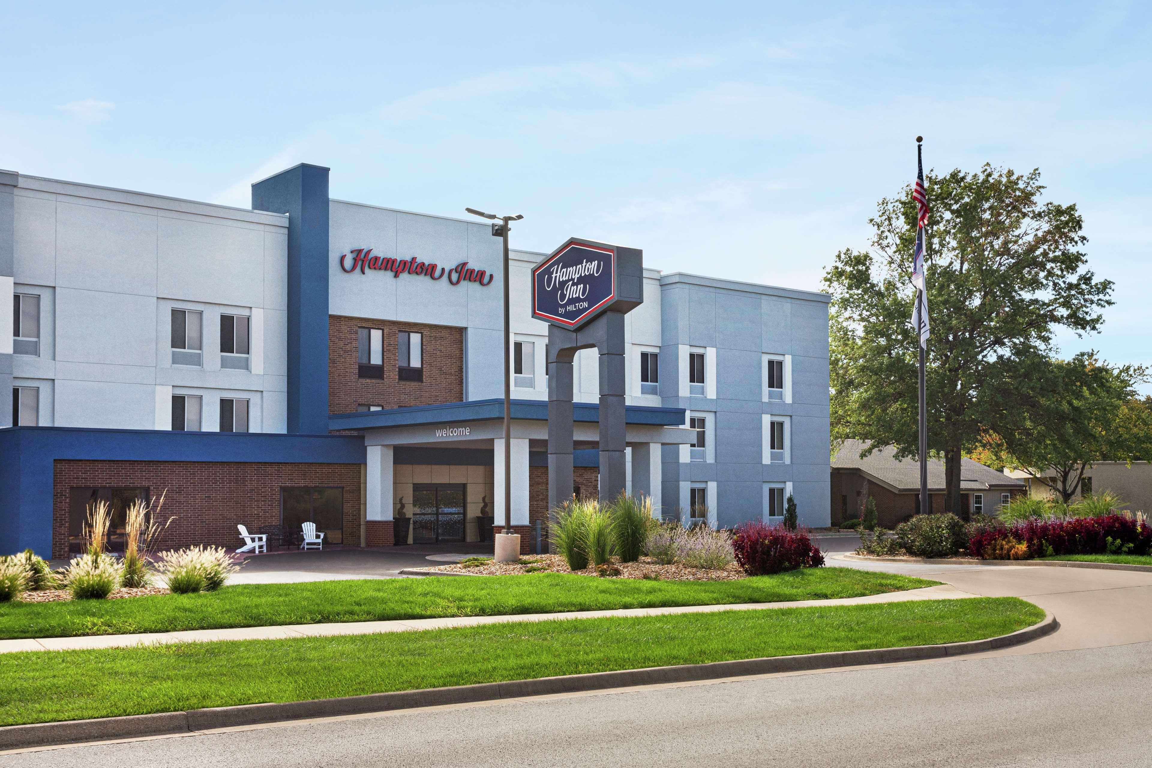 Hampton Inn Kansas City Blue Springs Exteriör bild
