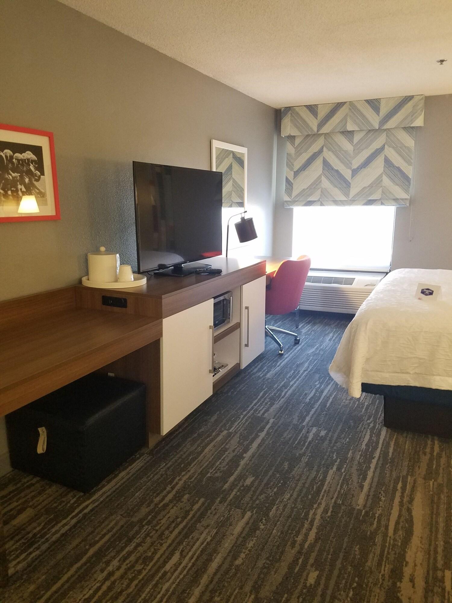 Hampton Inn Kansas City Blue Springs Exteriör bild