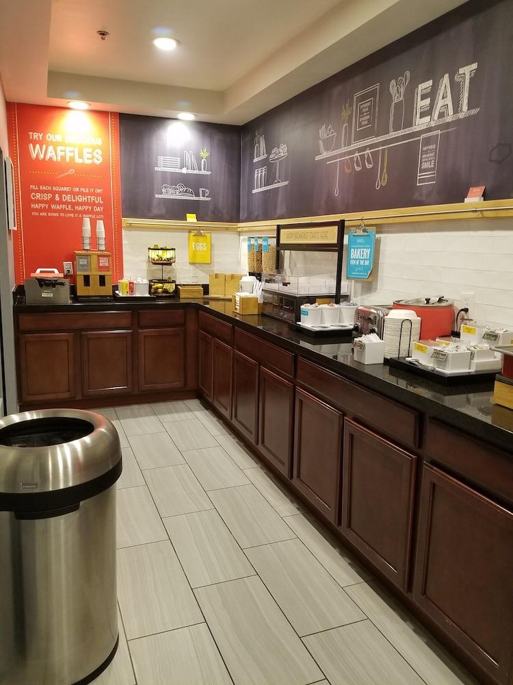 Hampton Inn Kansas City Blue Springs Exteriör bild