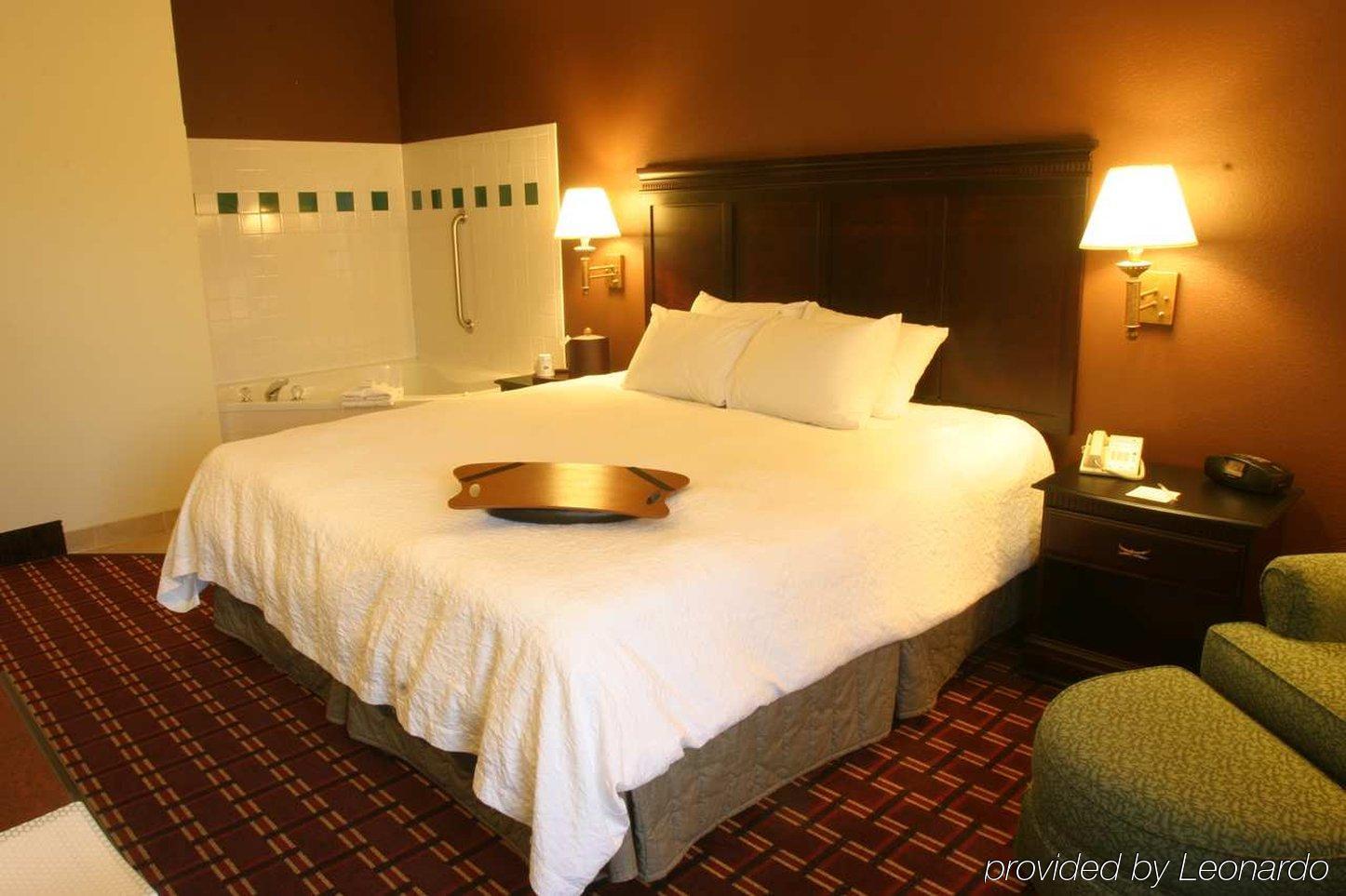 Hampton Inn Kansas City Blue Springs Exteriör bild