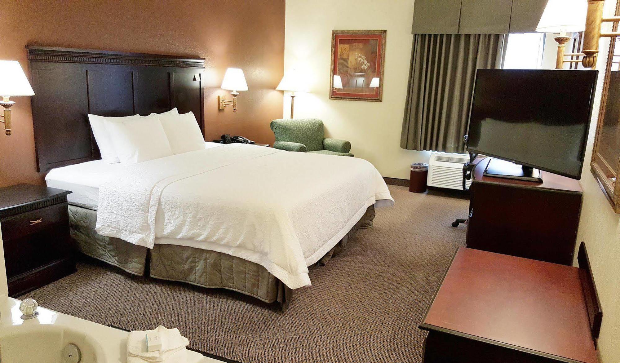 Hampton Inn Kansas City Blue Springs Exteriör bild