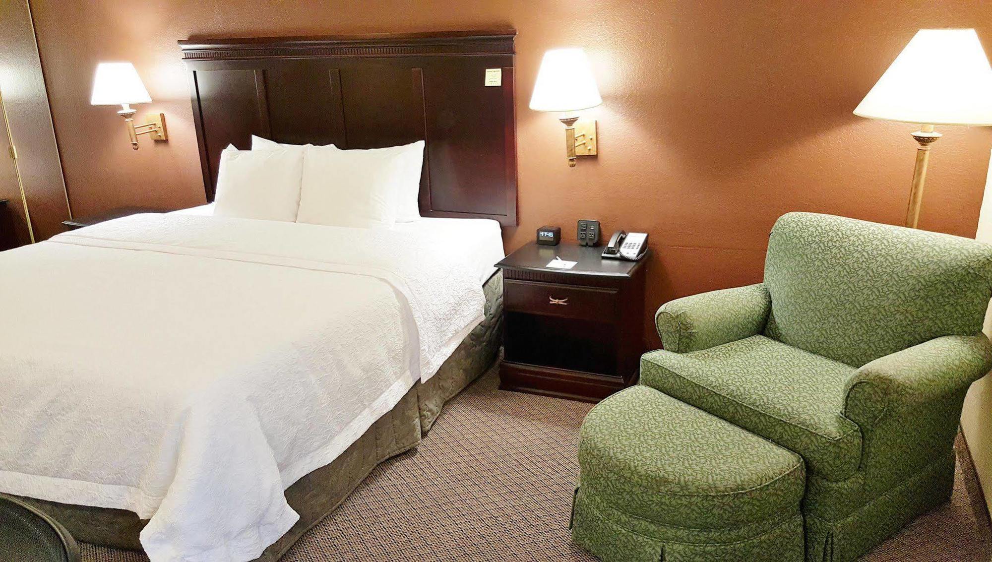 Hampton Inn Kansas City Blue Springs Exteriör bild