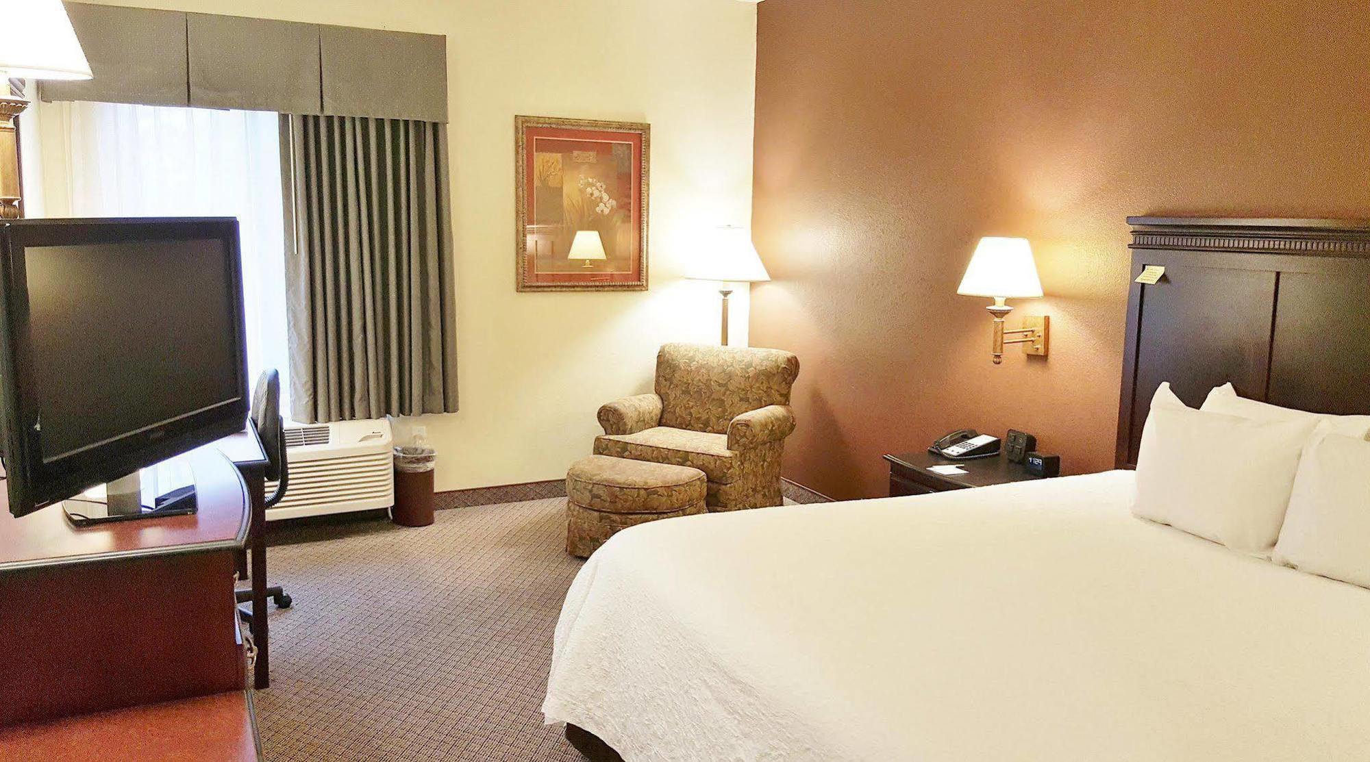 Hampton Inn Kansas City Blue Springs Exteriör bild