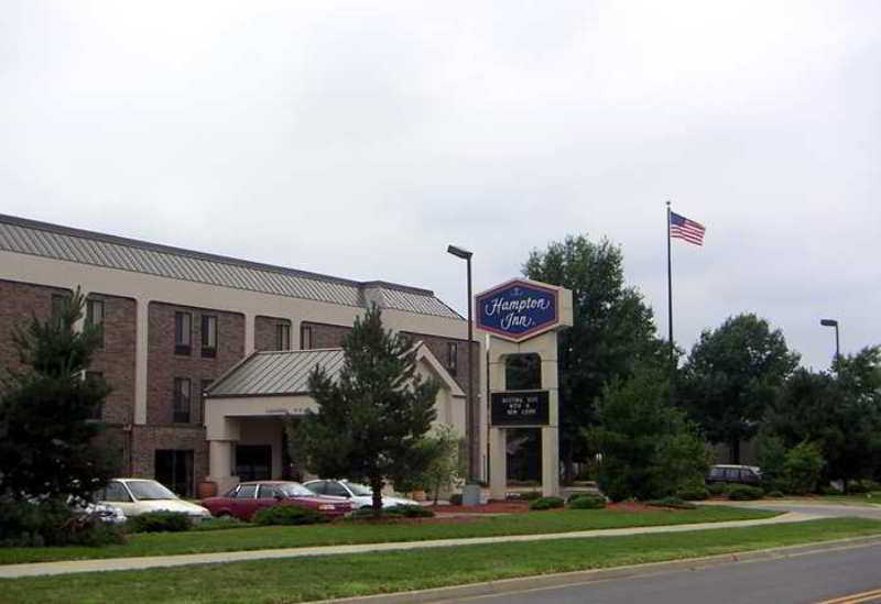Hampton Inn Kansas City Blue Springs Exteriör bild